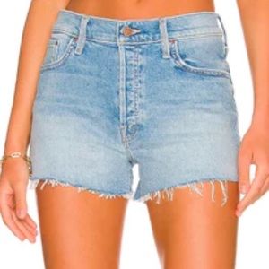 Mother Denim Scrapper Cut Off Fray Short in Camera Obscura, Size 25